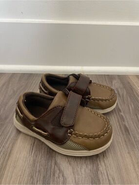 Smart Fit Boys Brown Two-Tone Hook-and-Loop Boat Shoes